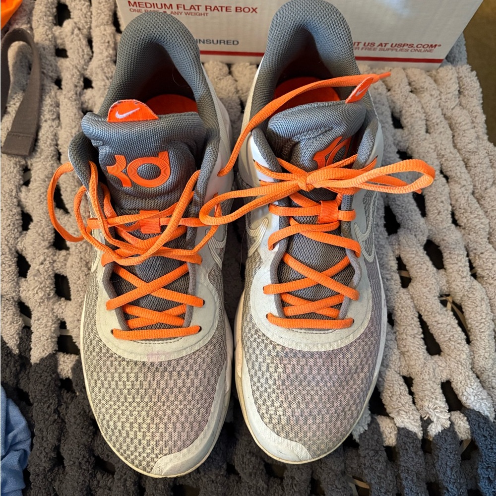Men’s size 11.5 Nike KD Trey 5 IX 'Pure Platinum' Basketball shoes